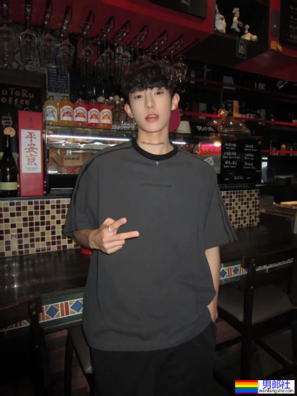 高颜值小奶狗 - 51虹马