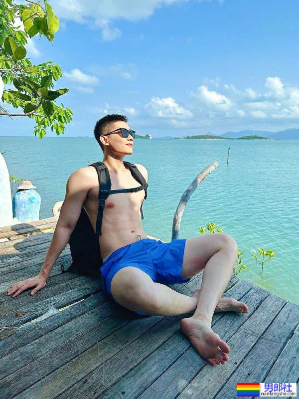 帅到人都酥了，要舔屏 - 51虹马