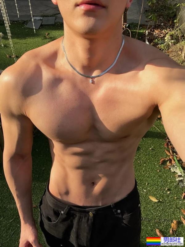 身材超正的，浙江男大学生 - 51虹马