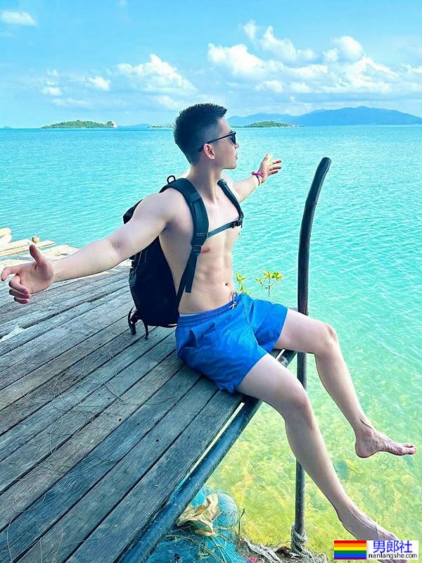 帅到人都酥了，要舔屏 - 51虹马