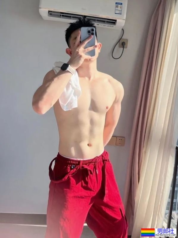 我的天，他不露脸的照片拍的这么涩！ - 51虹马