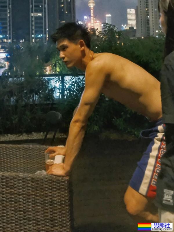 可狼可奶，小帅哥 - 51虹马