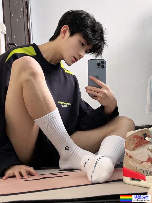 高颜值帅哥一枚 - 51虹马