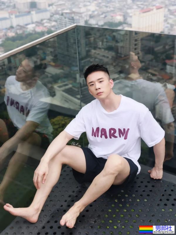 宝子们，这身材看着就馋哭了 - 51虹马