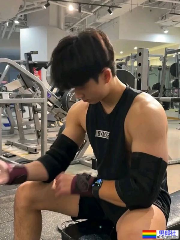 白白壮壮的小哥哥，X张力好强 - 51虹马