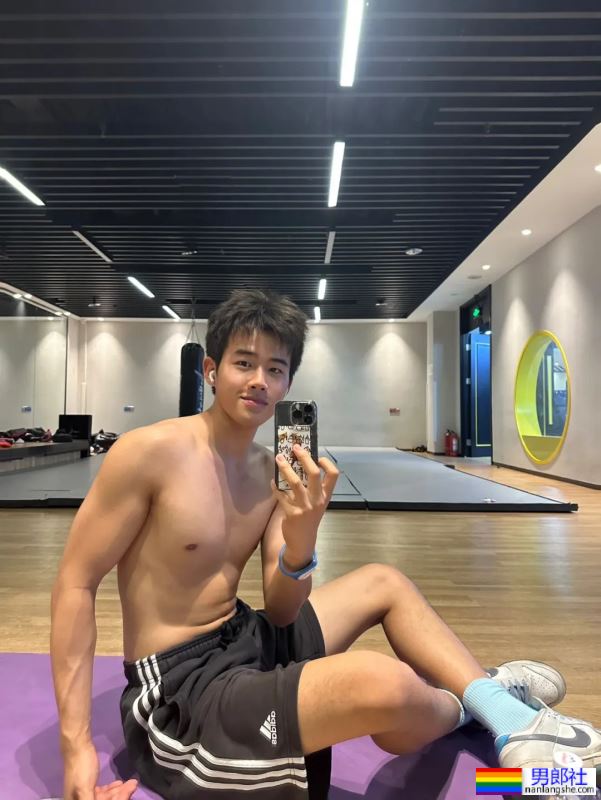 薄肌小帅哥-51虹马