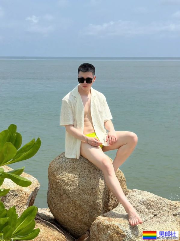 白白嫩嫩的，大长腿帅哥-51虹马