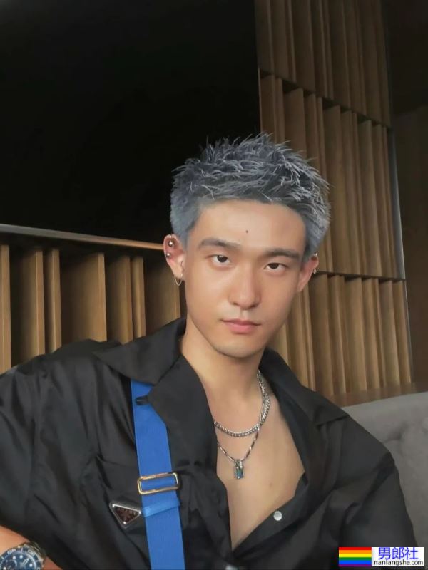 可狼可奶，小帅哥 - 51虹马