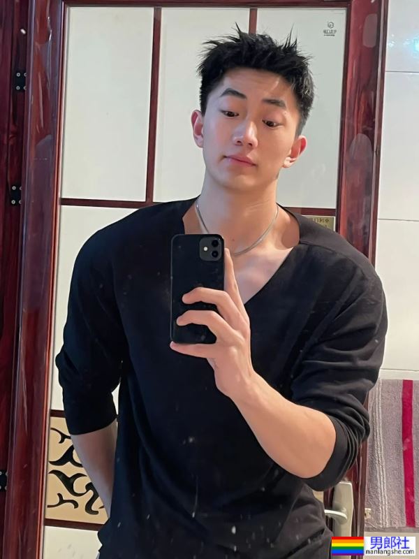 身材超正的，浙江男大学生 - 51虹马