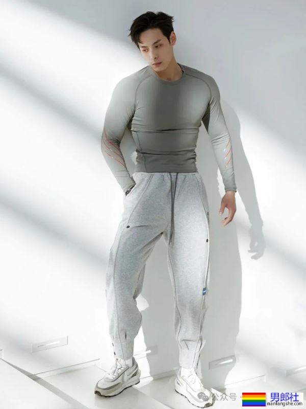 剑眉星目,腹肌诱人!Neal李昂的写真集,每一张都让人想舔屏! - 51虹马 剑眉星目,腹肌诱人!Neal李昂的写真集,每一张都让人想舔屏! - 51虹马