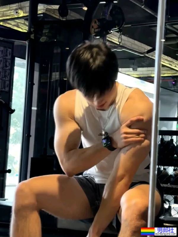 白白壮壮的小哥哥，X张力好强 - 51虹马