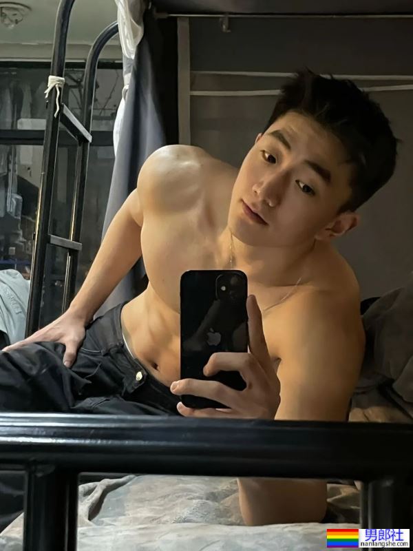 身材超正的，浙江男大学生 - 51虹马