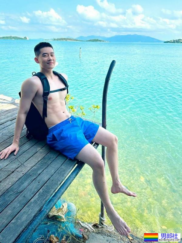 帅到人都酥了，要舔屏-51虹马