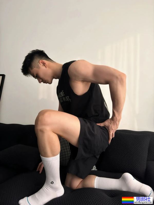 宝子们，这身材看着就馋哭了 - 51虹马