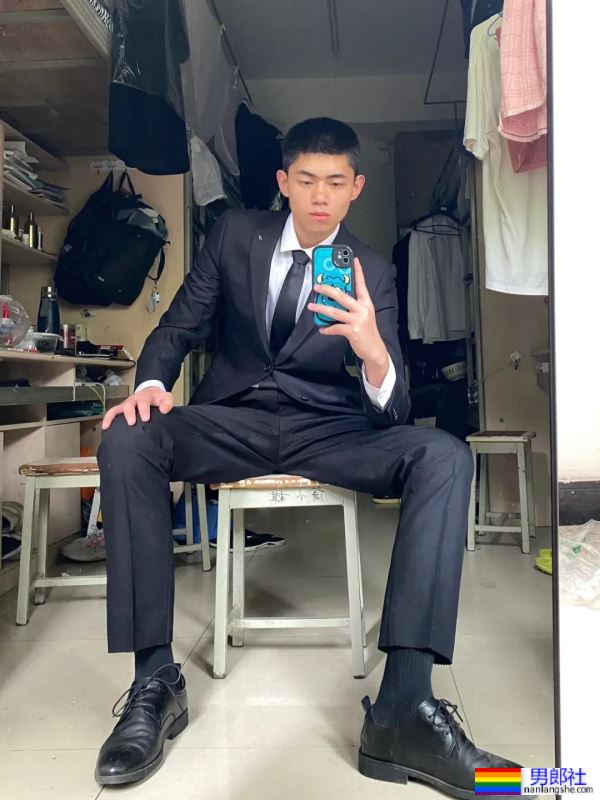 正装体育生男大 185CM-51虹马