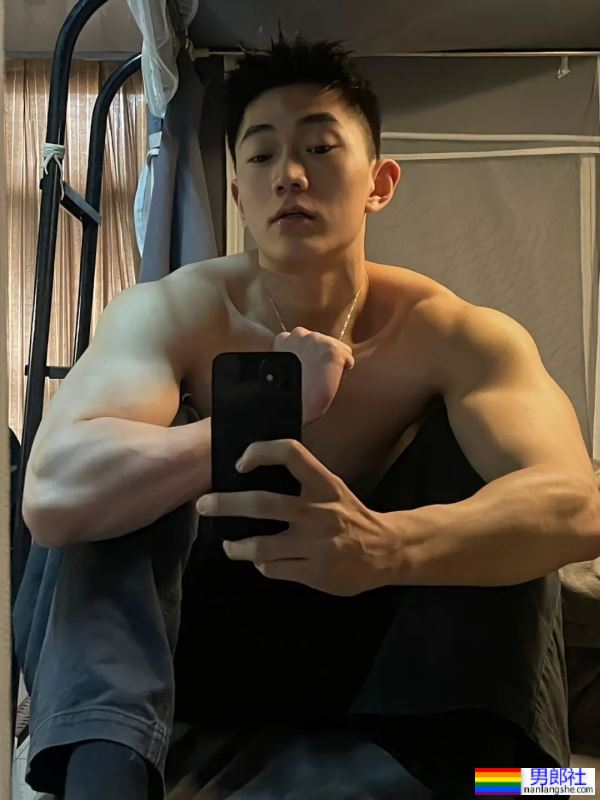 身材超正的，浙江男大学生 - 51虹马