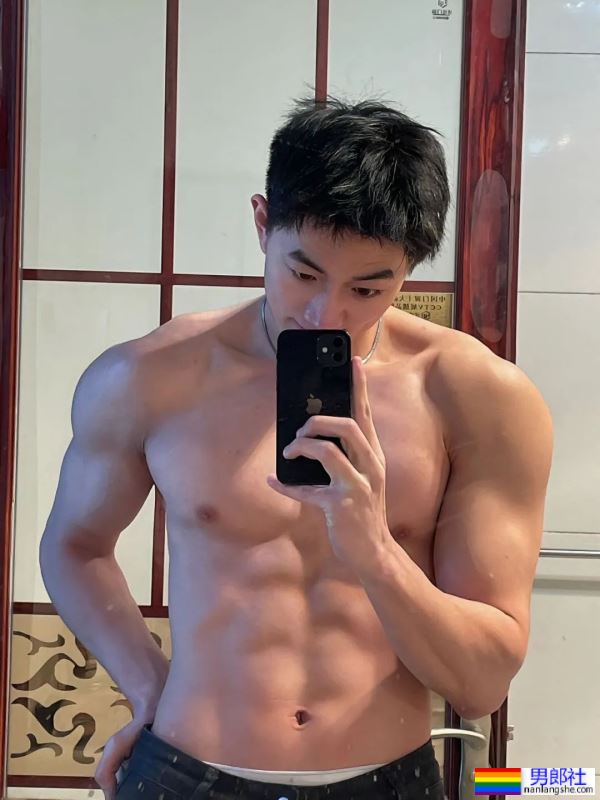 身材超正的，浙江男大学生 - 51虹马