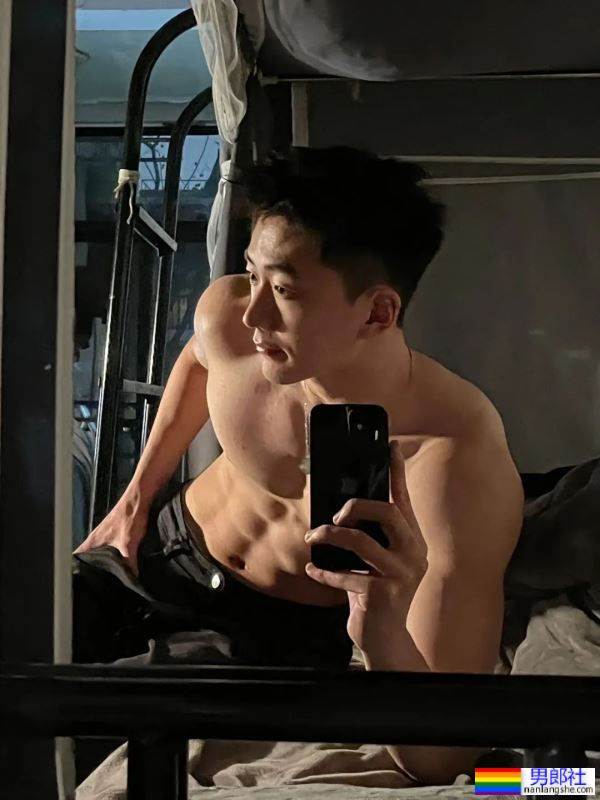 身材超正的，浙江男大学生 - 51虹马