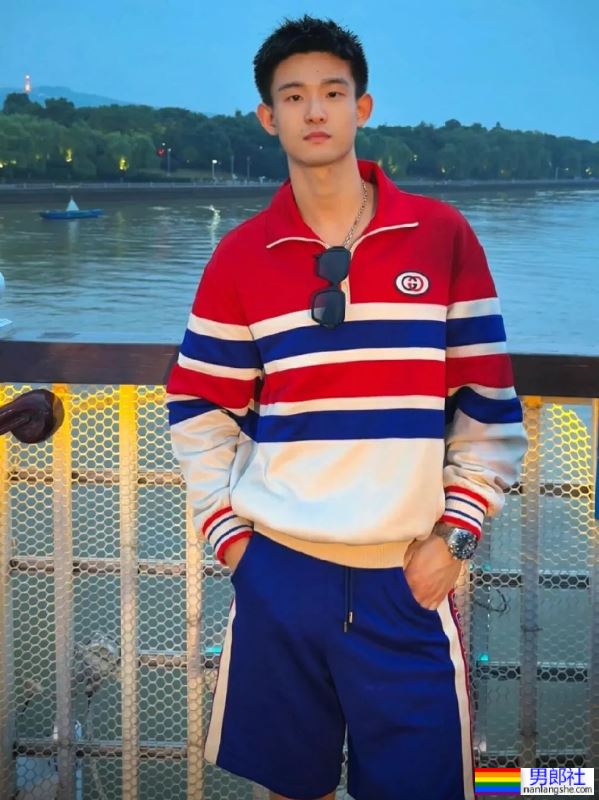 可狼可奶，小帅哥 - 51虹马