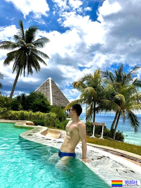 高高瘦瘦的大包男友，请你看腹肌 - 51虹马