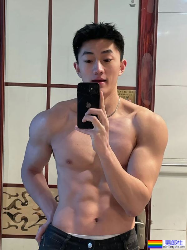 身材超正的，浙江男大学生 - 51虹马