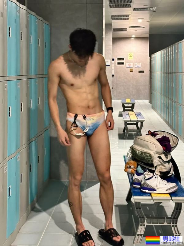 黑皮长腿小哥哥，身材真棒-51虹马