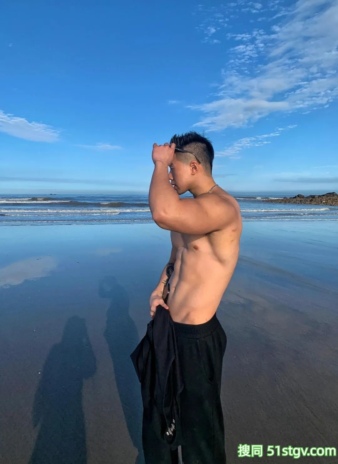 吸吸，痞帅加粗壮，根本让人没有抵抗力 - 51虹马