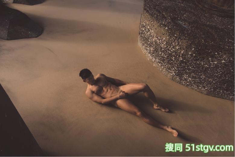 Gino 想让你看看他的《吉诺号》 阳光轻熟男的诱惑：「我蛮常裸体的！」 - 51虹马