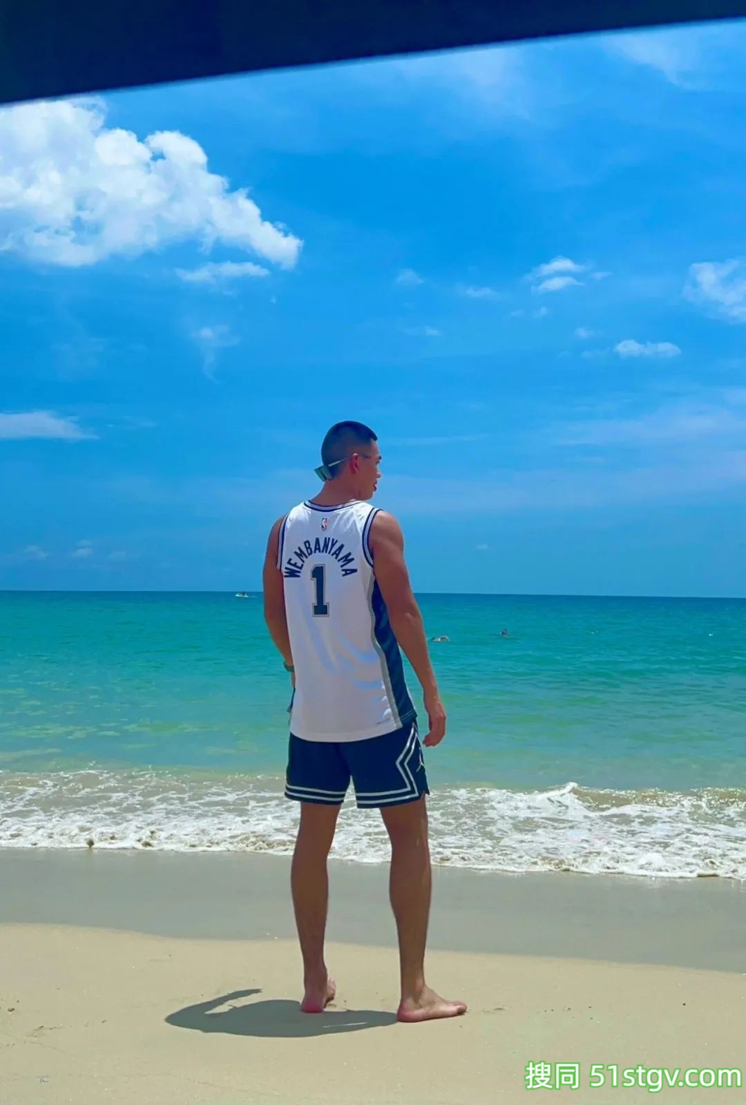 寸头黑皮体育生，好想吃 - 51虹马