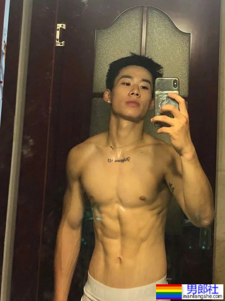 四川成都男大，好馋这身子 - 51虹马