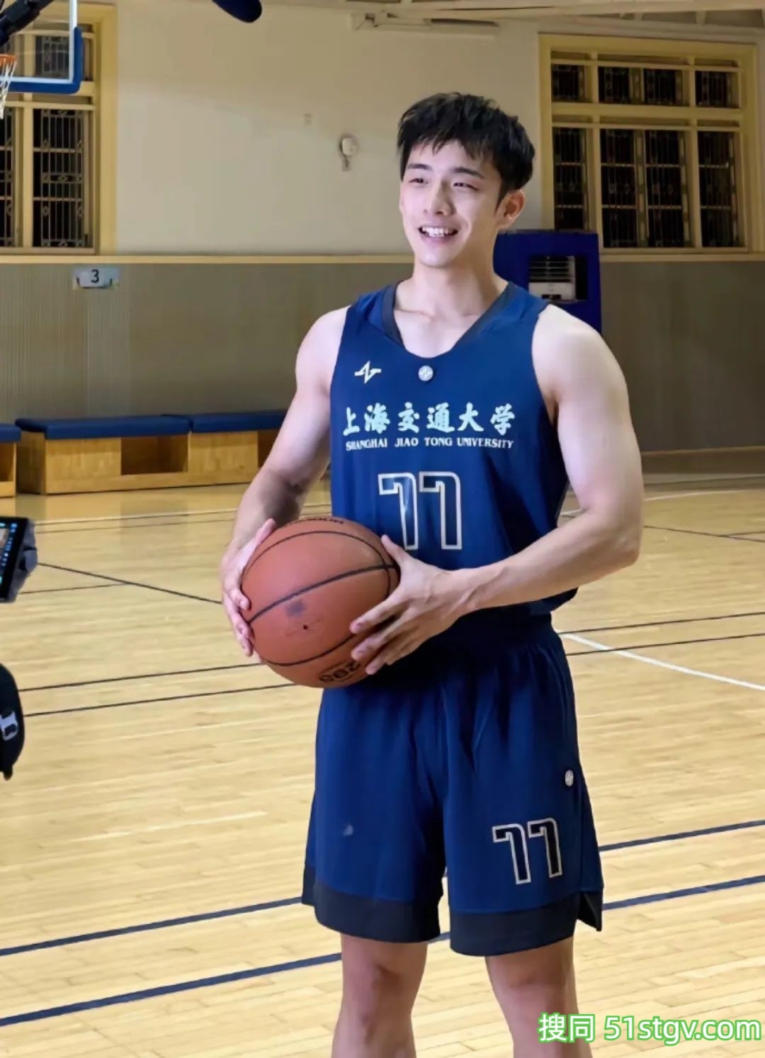 183CM上海交大帅哥，到底谁在享用！ - 51虹马