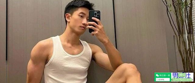 广东的薄肌舞蹈演员，穿着白袜好诱人！ - 51虹马