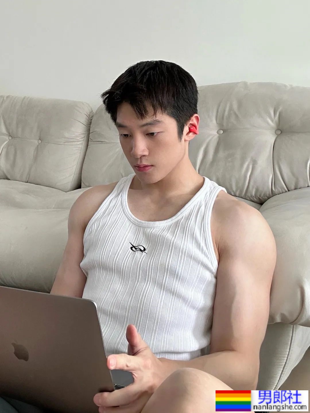 白白净净，好大一包 - 51虹马