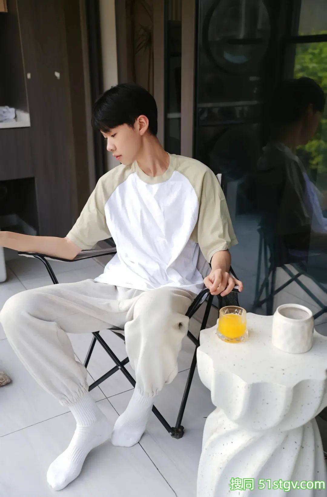 白净小奶狗，男高 - 51虹马