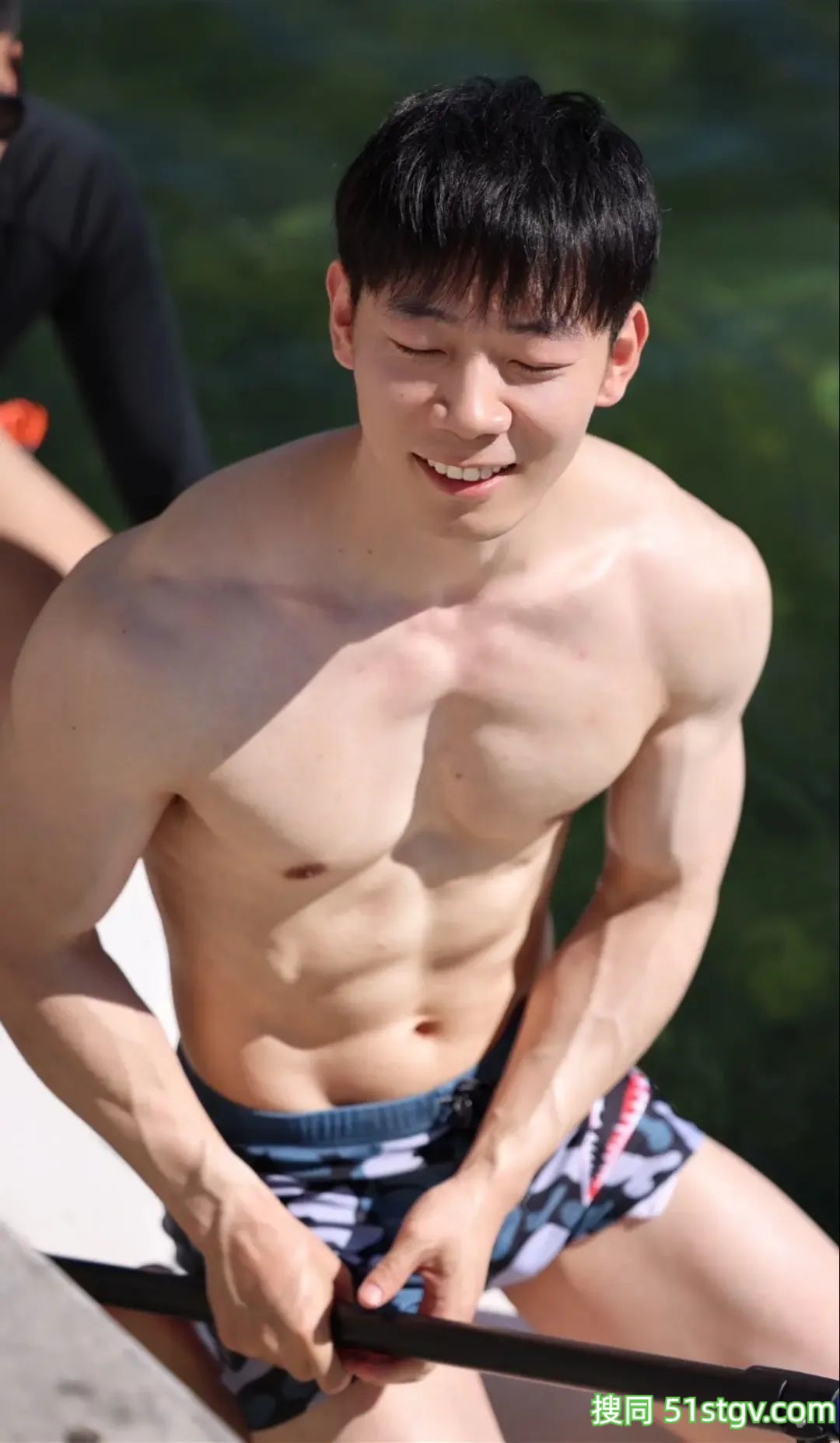 夏天的生命力，荷尔蒙的味道 - 51虹马