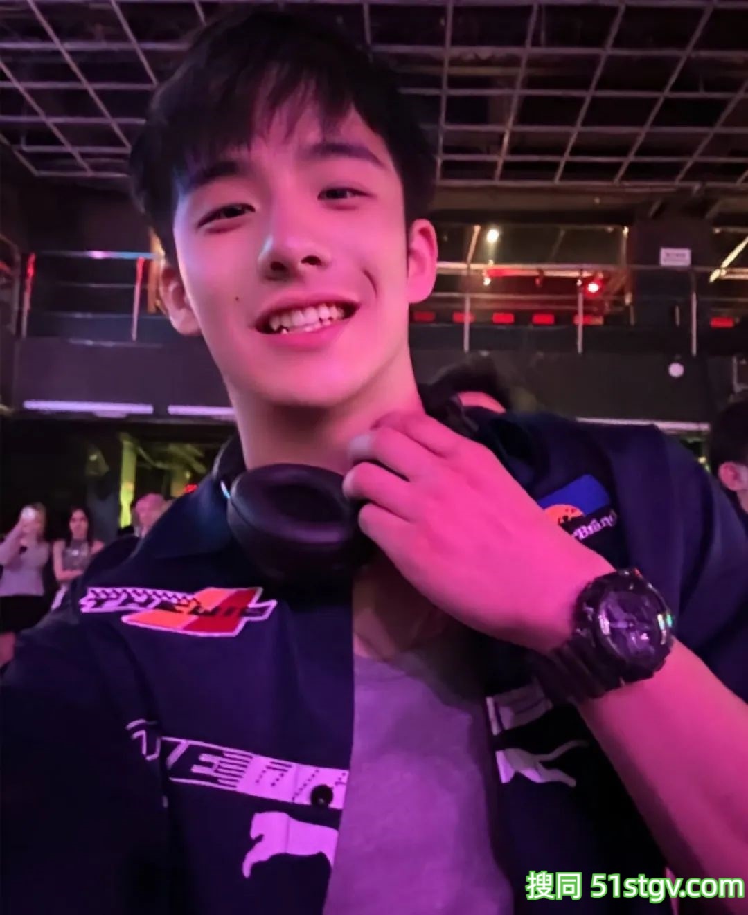 183CM上海交大帅哥，到底谁在享用！ - 51虹马