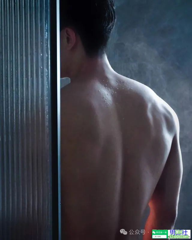 广东的薄肌舞蹈演员，穿着白袜好诱人！ - 51虹马