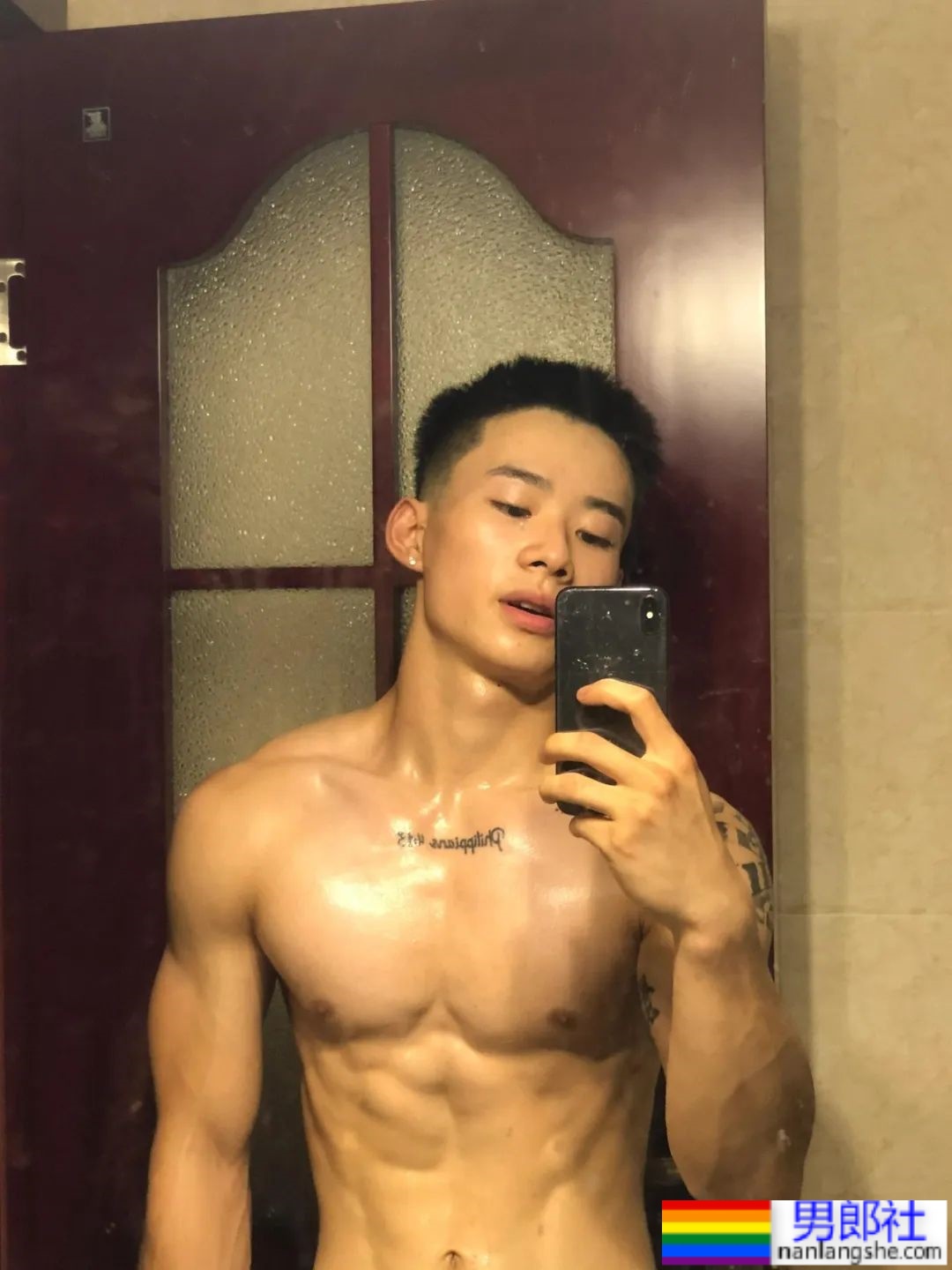 四川成都男大，好馋这身子 - 51虹马