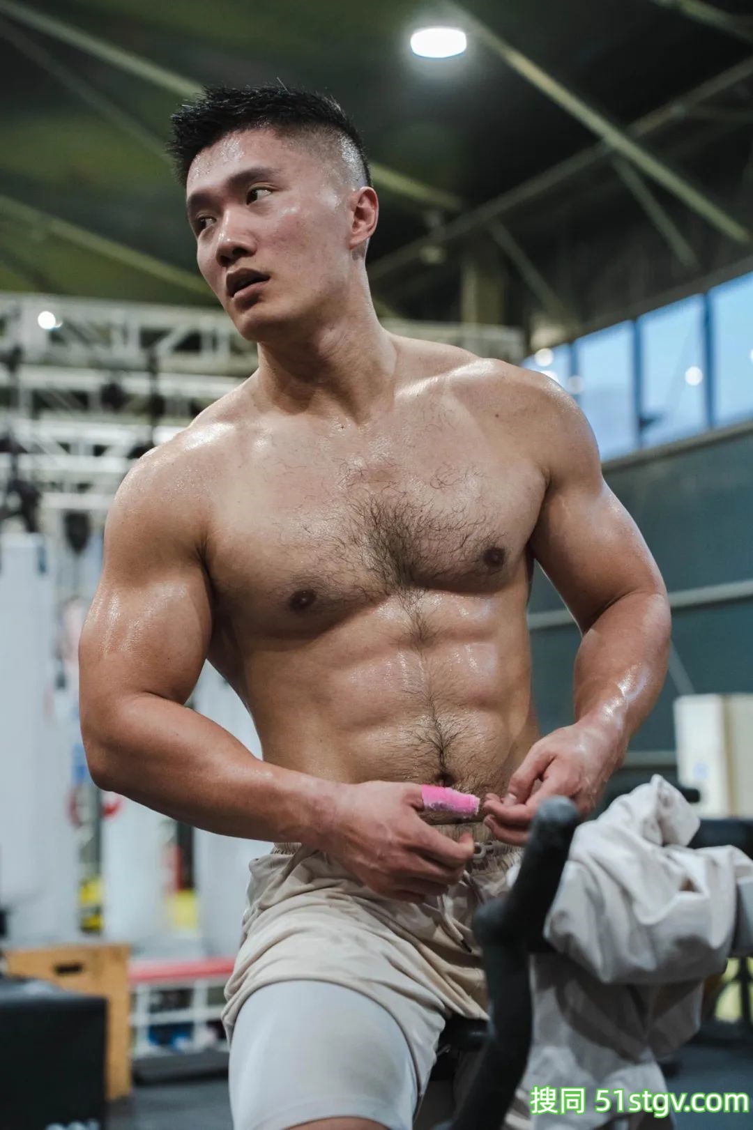 胸上有毛毛的男人，会不会觉得很man - 51虹马