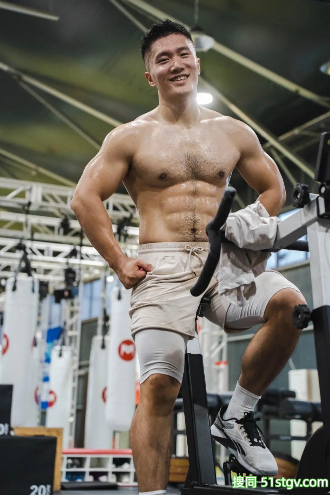 胸上有毛毛的男人，会不会觉得很man - 51虹马