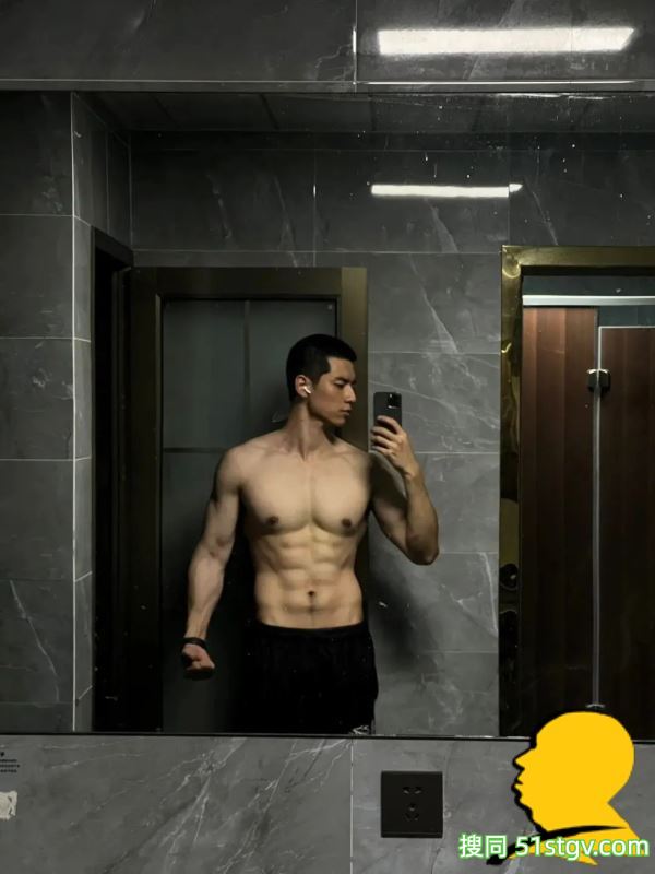 成都0都想掰弯的寸头西北汉子！ - 51虹马