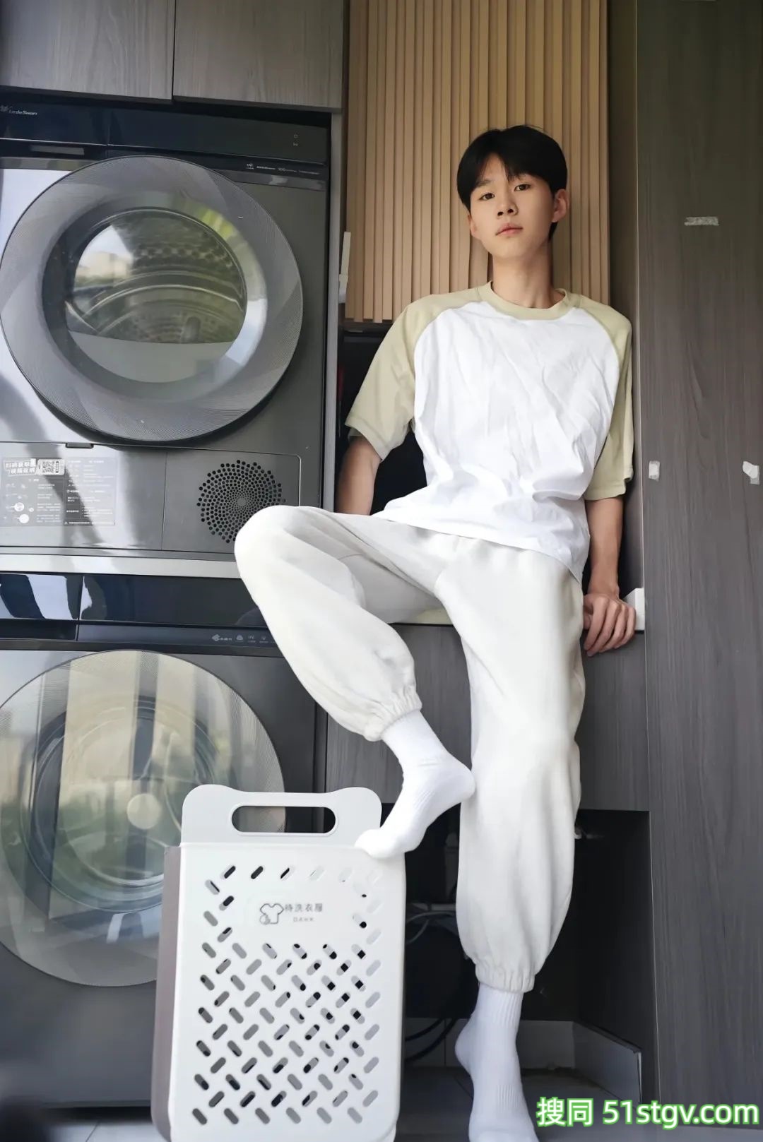 白净小奶狗，男高 - 51虹马