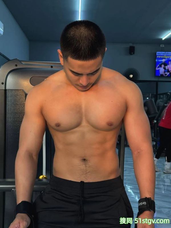 去泰国大趴就需要这样的大胸肌！ - 51虹马