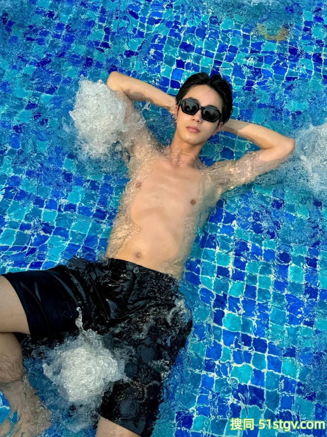 下雨天，适合宅在家睡觉 - 51虹马