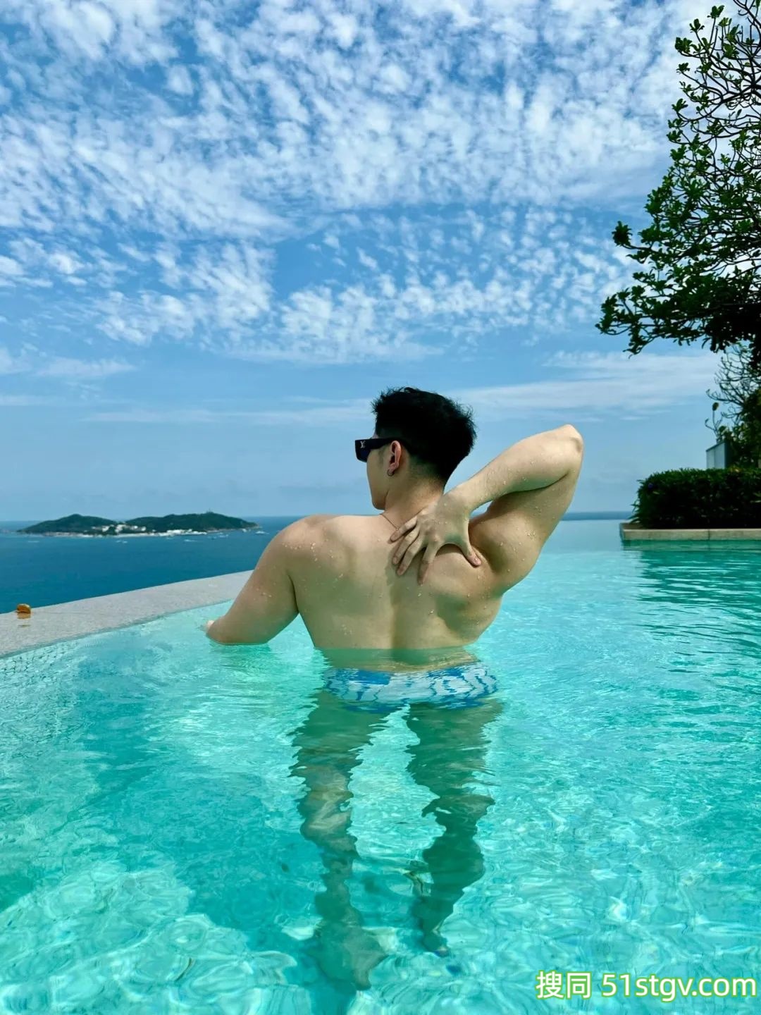 男友宽广的背，安全感满满 - 51虹马