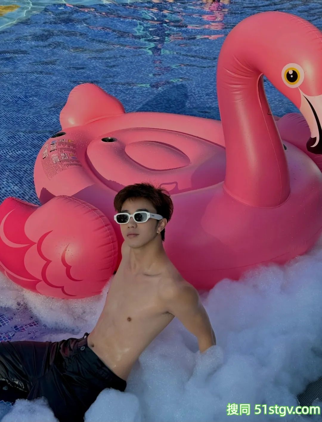 下雨天，适合宅在家睡觉 - 51虹马