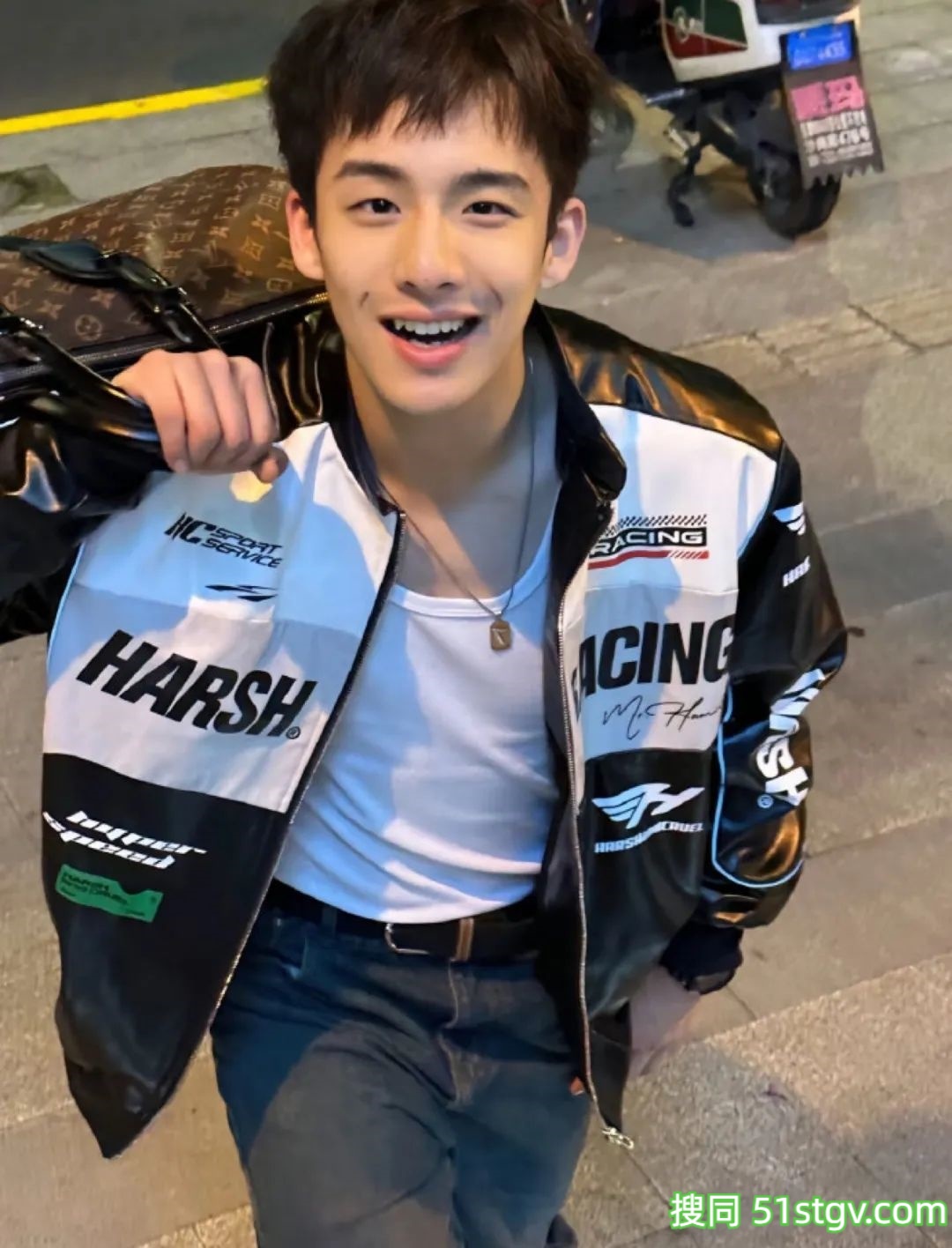 183CM上海交大帅哥，到底谁在享用！ - 51虹马