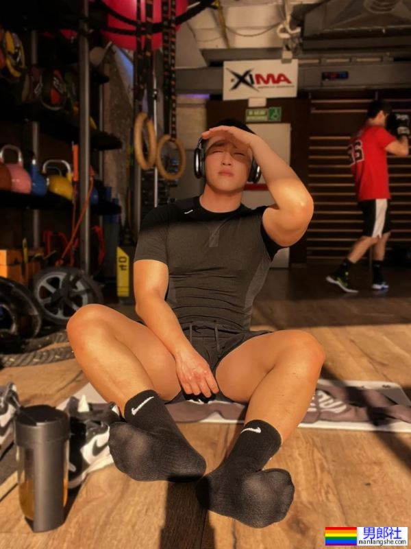 粗腿大胸肌，男孩子的快乐 - 51虹马