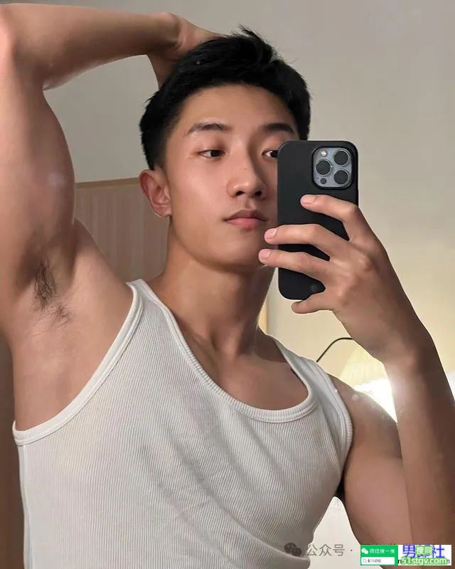 广东的薄肌舞蹈演员，穿着白袜好诱人！ - 51虹马