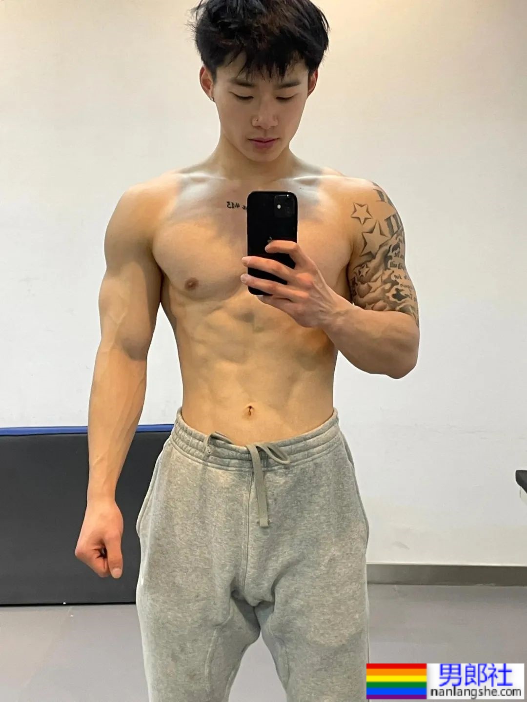 四川成都男大，好馋这身子 - 51虹马